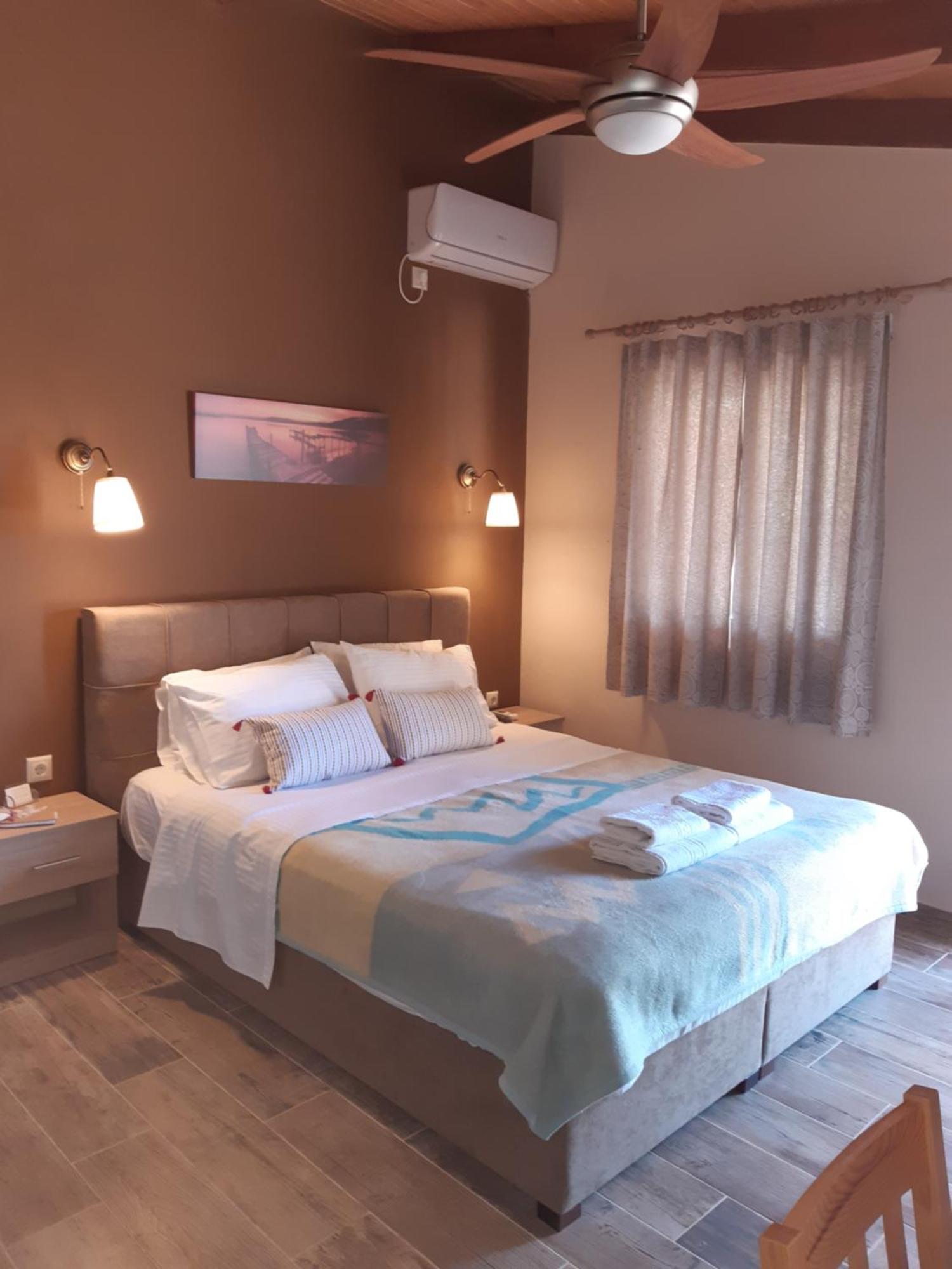 Room Near The Airport Pikérmion Camera foto